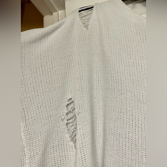 POL brand oversized distressed white sweater with hood, size L - Picture 8 of 10